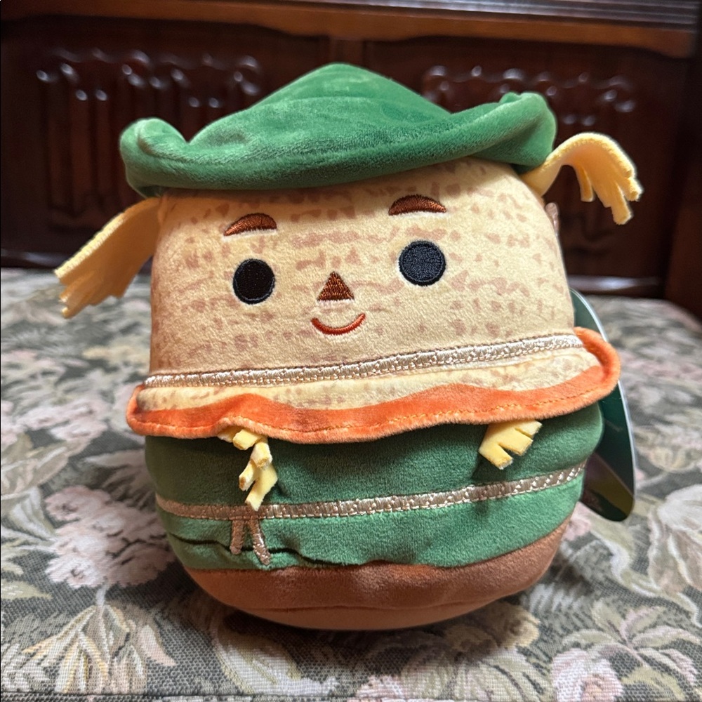 The Wizard of Oz Scarecrow Squishmallows. NWT.